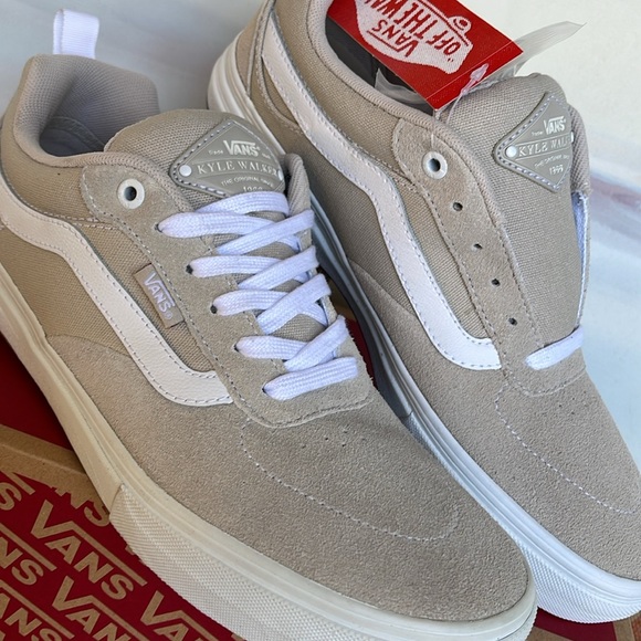 Vans WMNS Kyle Walker Pro
Antique/Rose
VN0A4UWS2LY
Sneakers - Picture 9 of 16